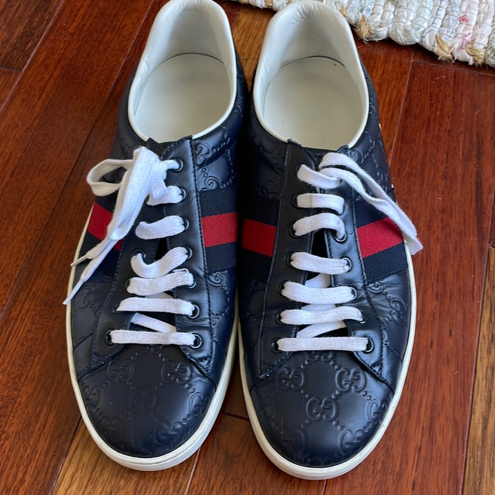Gucci navy shoe